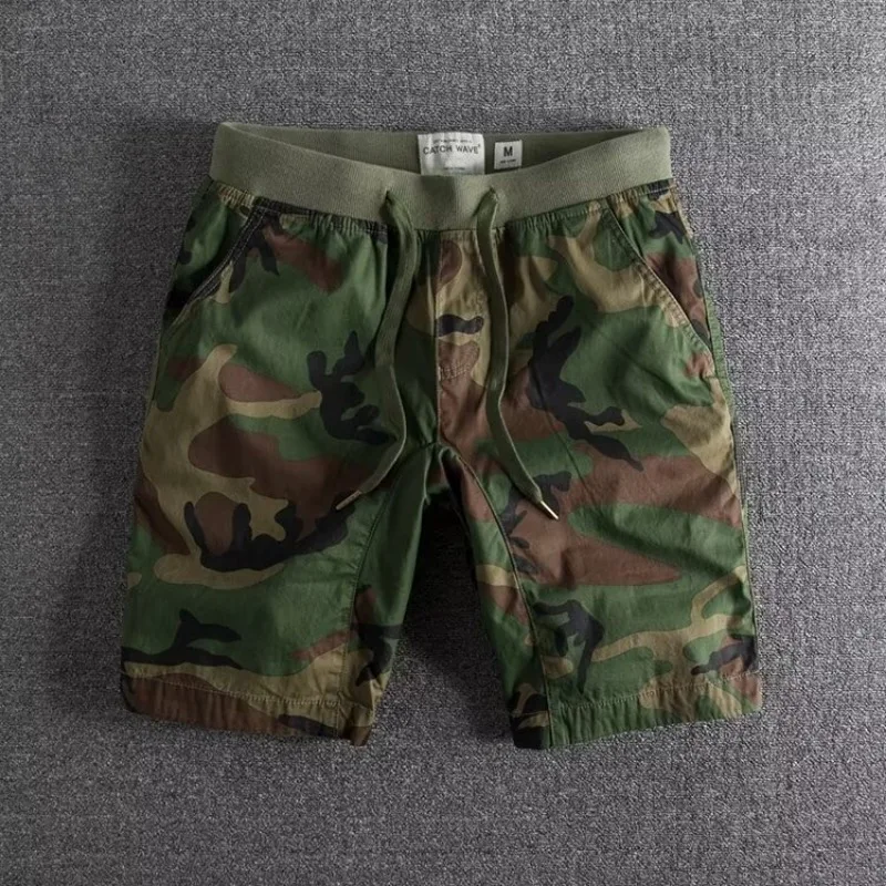 Lässige Armeeshorts