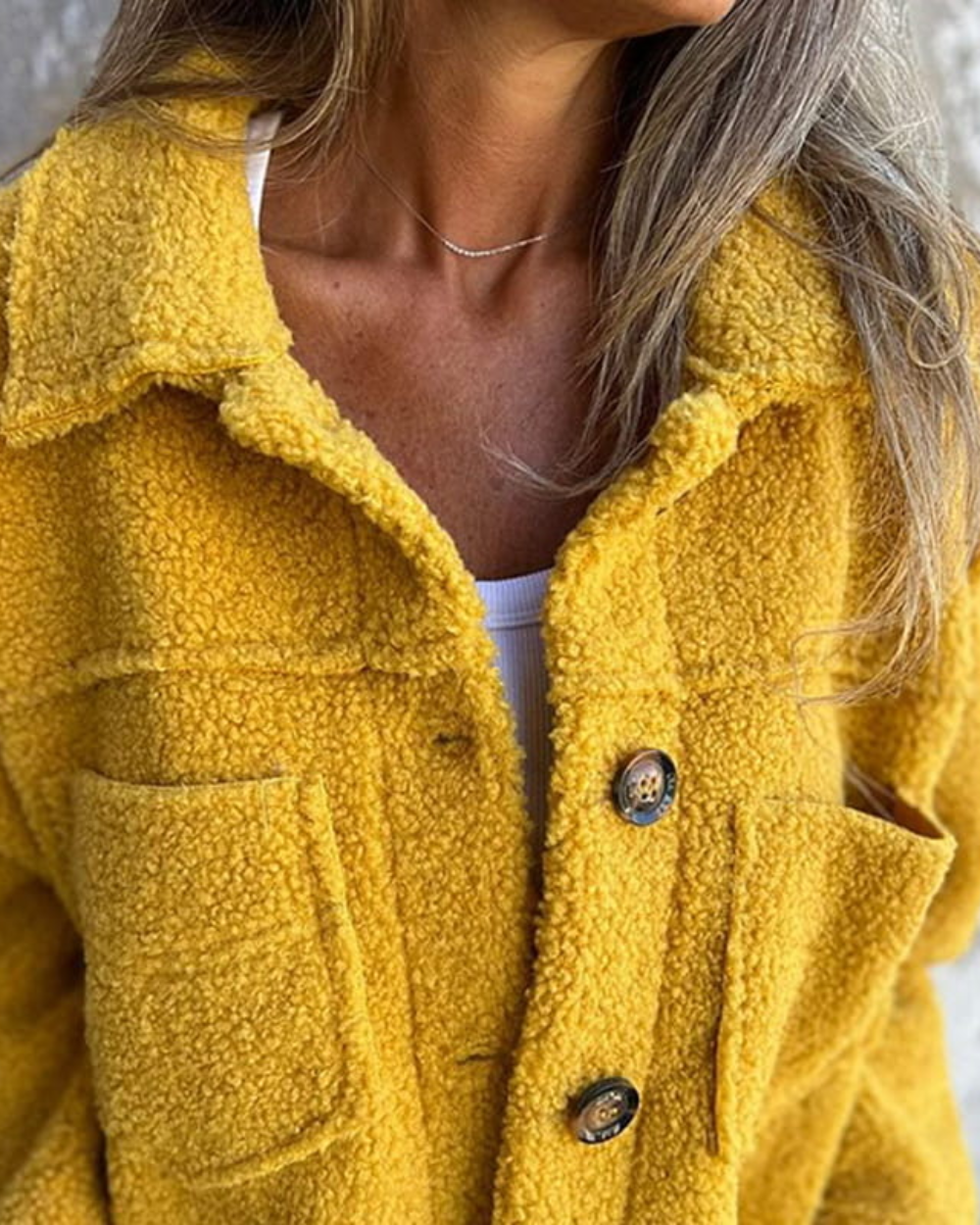 Warme kurze Frühlingsjacke
