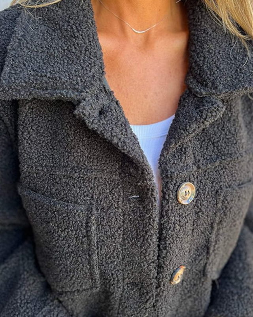 Warme kurze Frühlingsjacke
