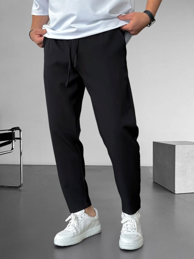 Elegante konisch zulaufende Hose mit Kordelzug