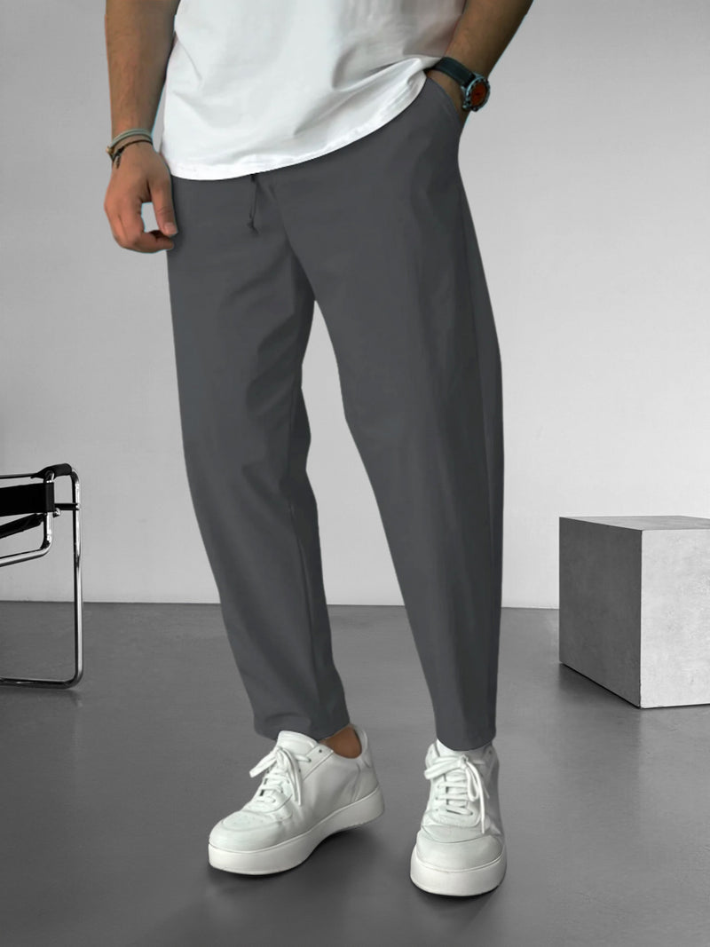 Elegante konisch zulaufende Hose mit Kordelzug