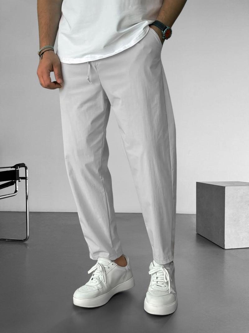 Elegante konisch zulaufende Hose mit Kordelzug