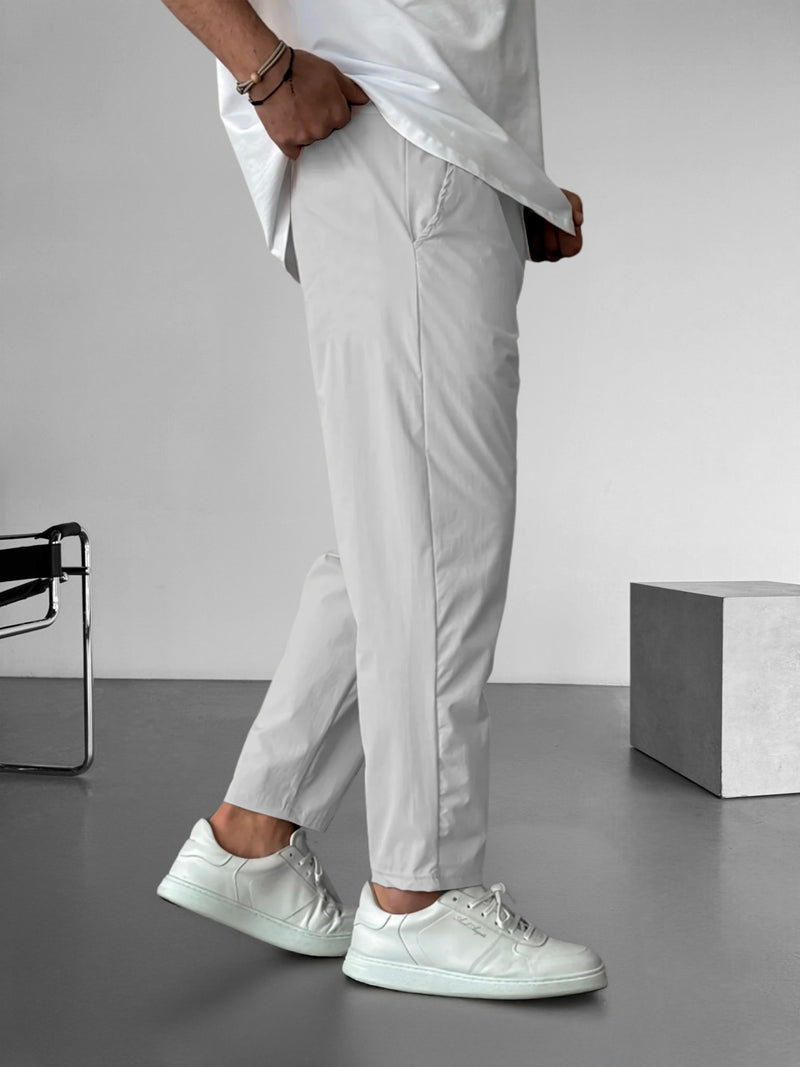 Elegante konisch zulaufende Hose mit Kordelzug