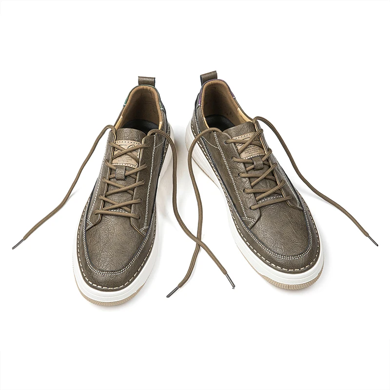 Klassische Leder-Sneakers