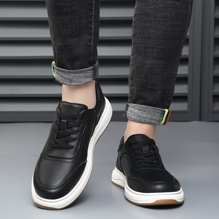 Turnschuhe aus Leder
