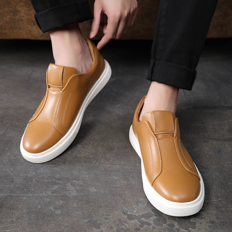 Lässige Slipper aus Leder