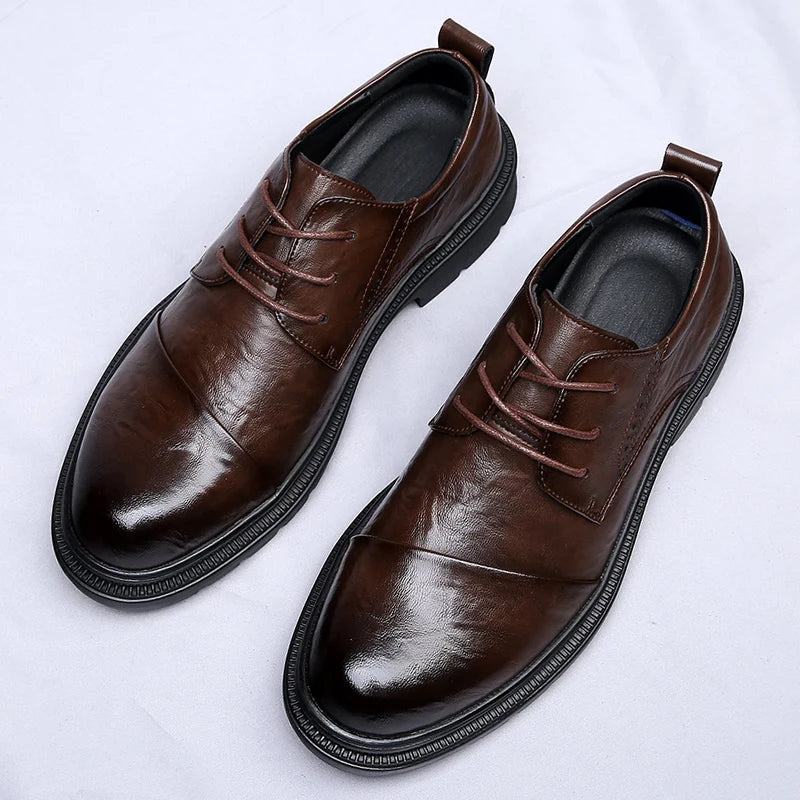 Elegante Lederschuhe im britischen Stil