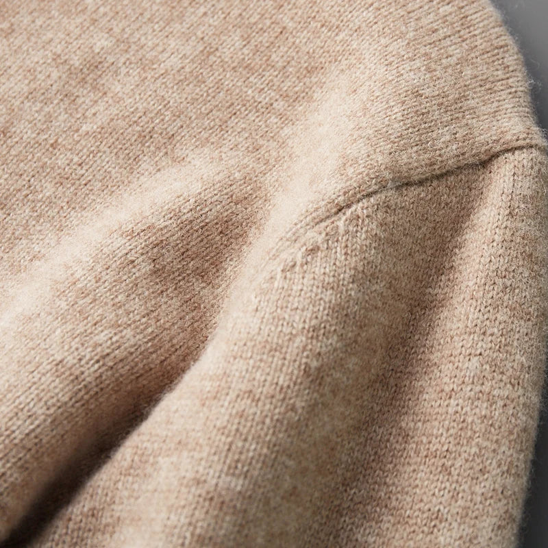 Eleganter Rollkragenpullover aus Merinowolle mit hohem Kragen