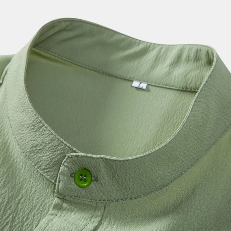 Elegantes atmungsaktives Sommerhemd