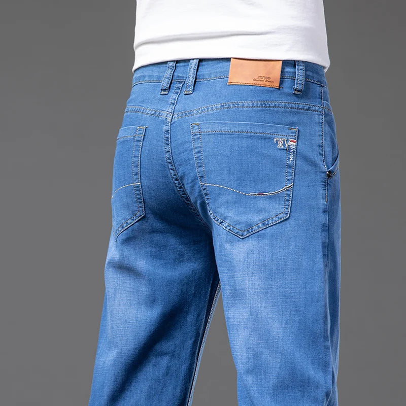 Lässige gerade Denim-Jeans