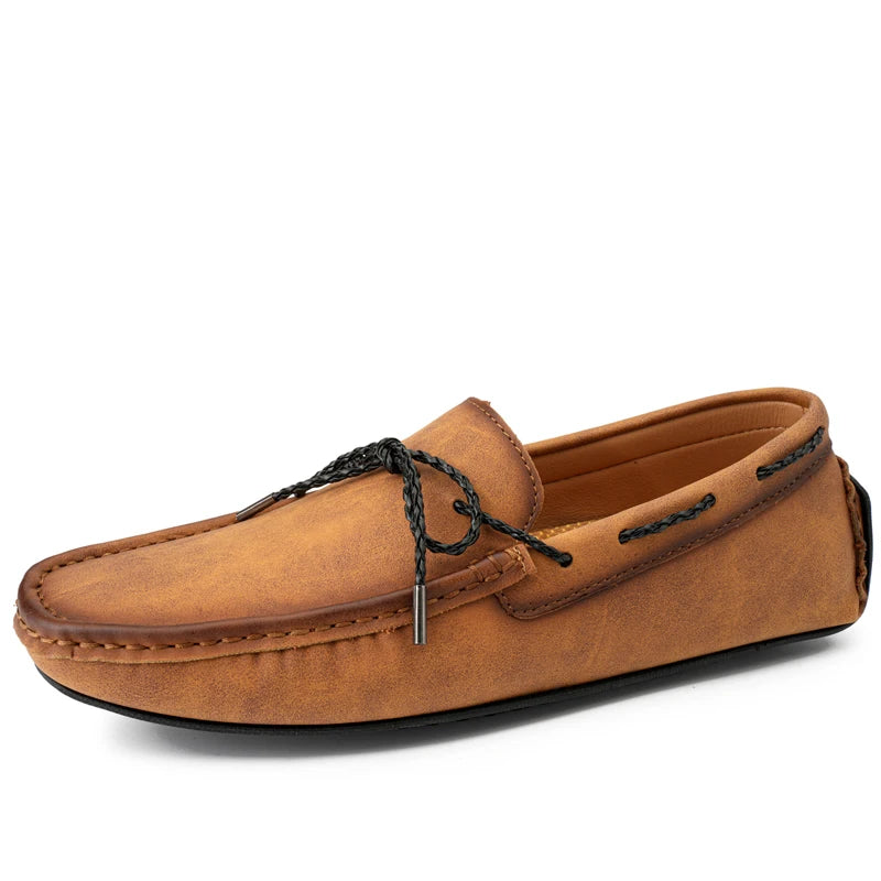 Handgefertigte Loafers aus Wildleder