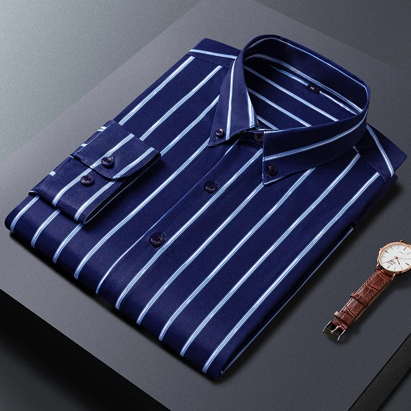 Elegantes gestreiftes Herrenhemd