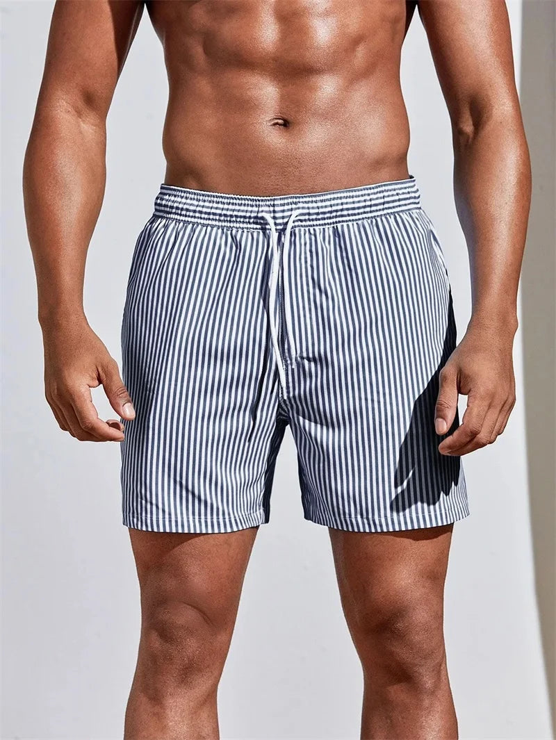 Gestreifte Badeshorts
