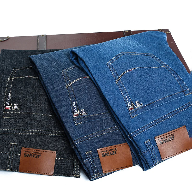 Lässige gerade Denim-Jeans