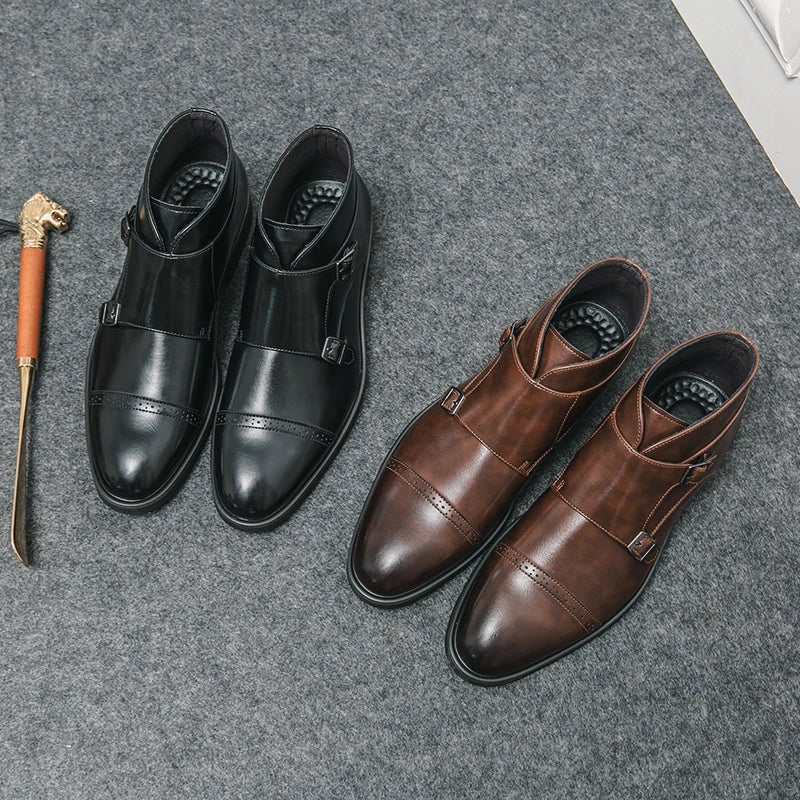 Lederstiefel mit Schnallenverschluß