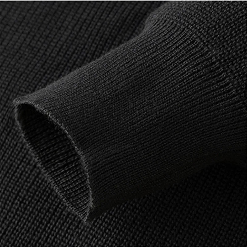 Eleganter Strickpullover mit Reißverschluss