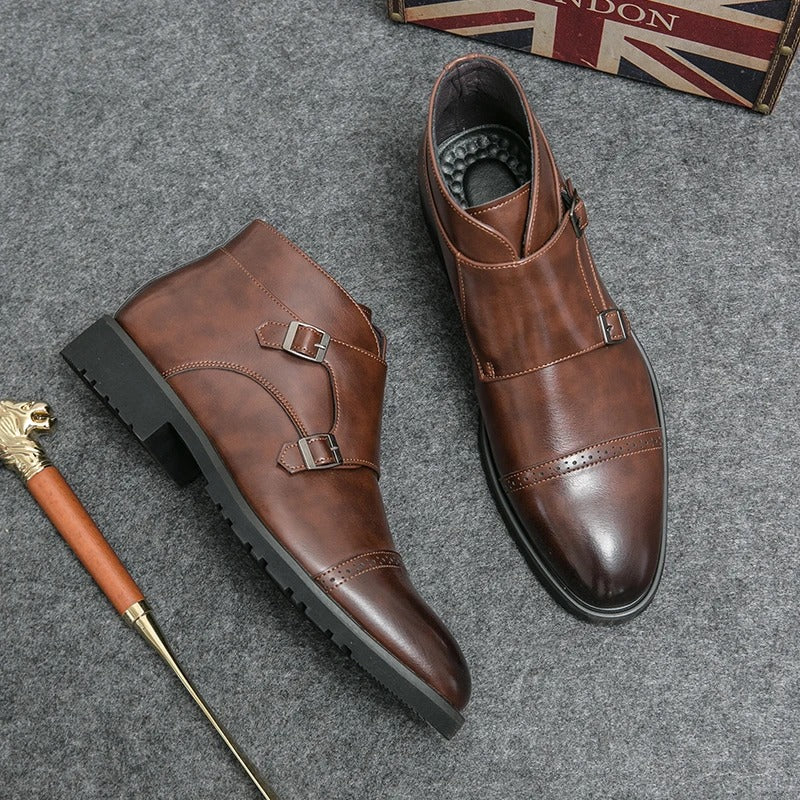 Lederstiefel mit Schnallenverschluß