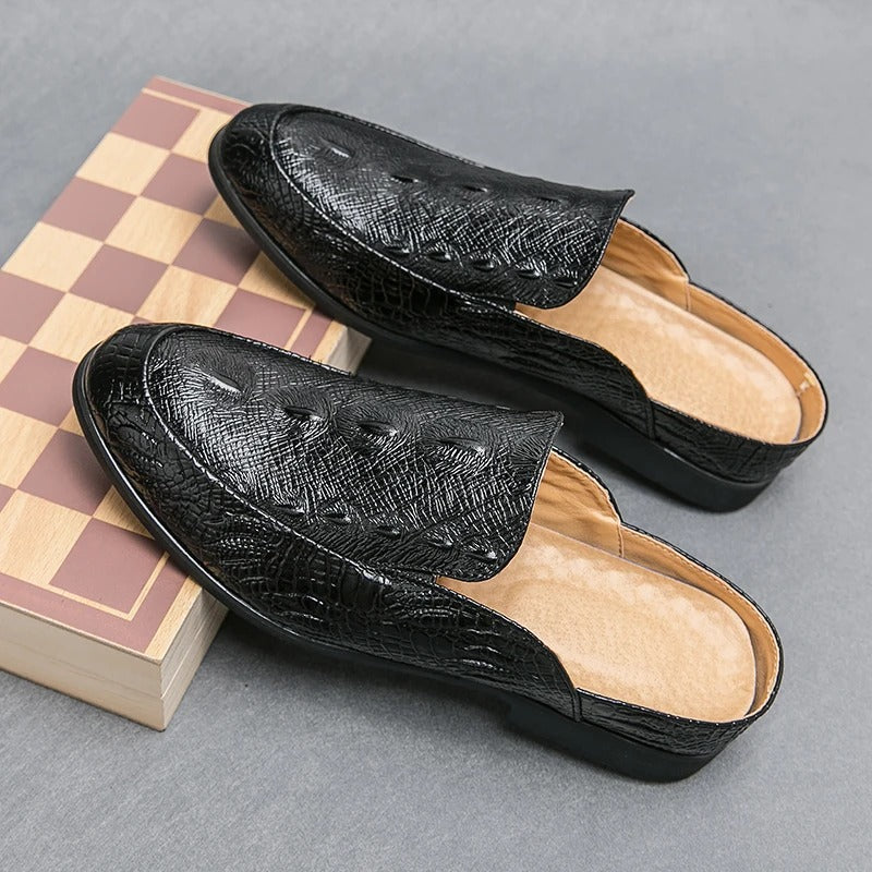 Elegante Kleiderschuhe mit Krokodilmuster