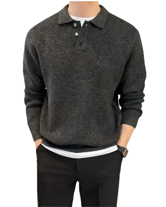 Eleganter gestrickter Polo-Pullover